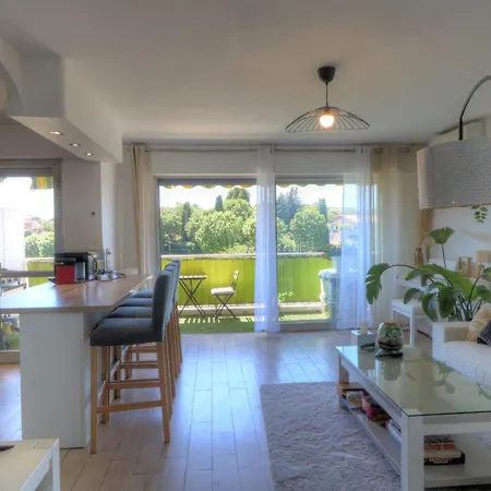 Magnificent Air-conditioned 1-bedroom 