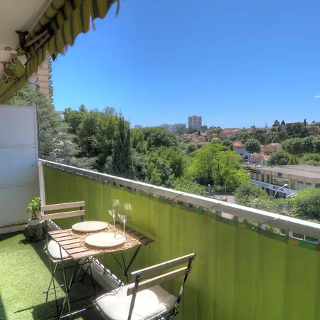 Magnificent Air-conditioned 1-bedroom 