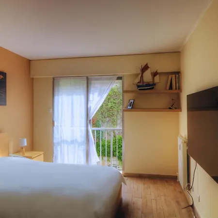 Magnificent Air-conditioned 1-bedroom 