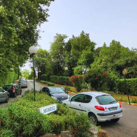 Magnificent Air-conditioned 1-bedroom 