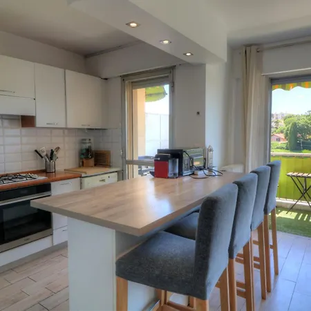 Апартаменты Magnificent Air-conditioned 1-bedroom 